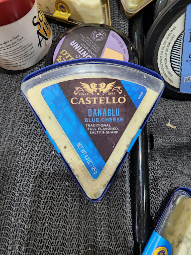 Grocery Store «Daniels Foods Sentry», reviews and photos, 681 Kenosha St, Walworth, WI 53184, USA