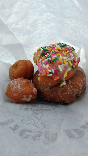 Restaurant «Daily Donuts & Sandwiches», reviews and photos, 708 Fair Oaks Avenue, Sunnyvale, CA 94085, USA