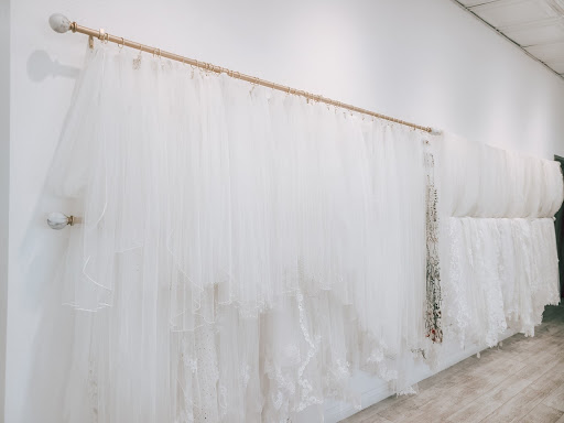 Bridal Shop «Strut Bridal Salon - Sizes 12+», reviews and photos, 226 W Southern Ave, Tempe, AZ 85282, USA