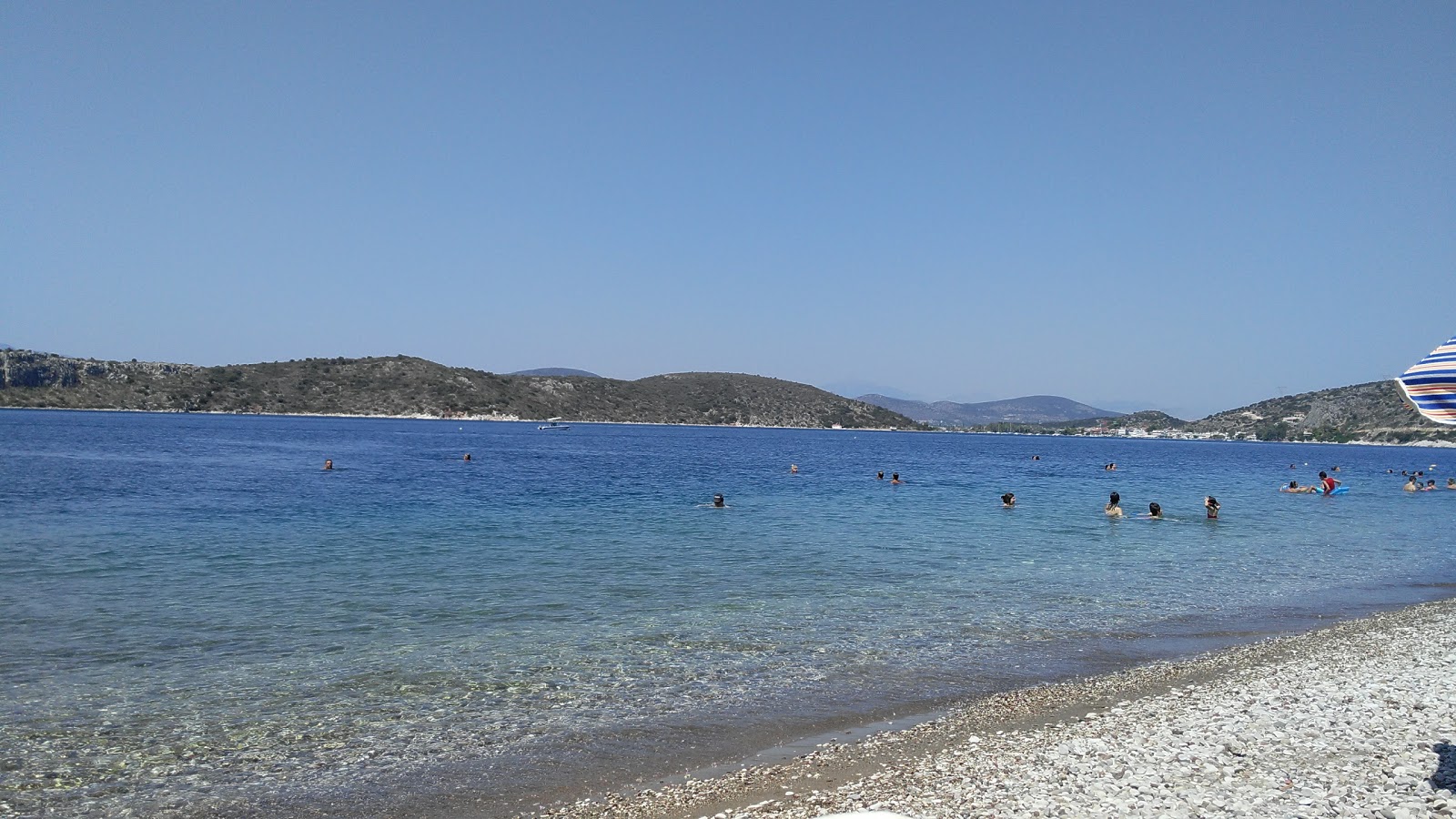 Foto di Kondyli beach e l'insediamento