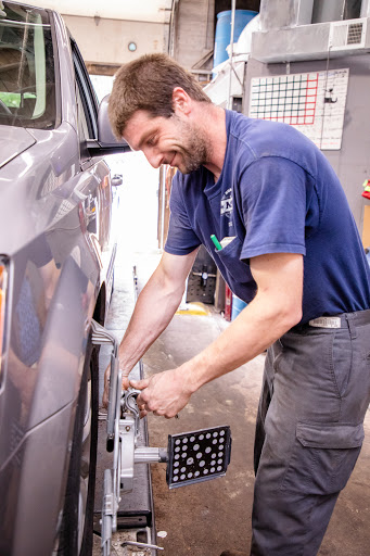 Auto Repair Shop «Norwood Auto Service», reviews and photos, 6055 N Northwest Hwy, Chicago, IL 60631, USA