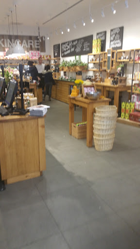 Cosmetics Store «Lush», reviews and photos, 3251 20th Ave, San Francisco, CA 94132, USA