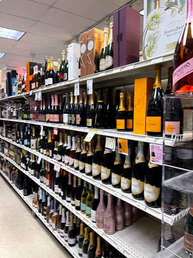 Liquor Store «One Stop Spirit Shop», reviews and photos, 339 New London Turnpike, Glastonbury, CT 06033, USA