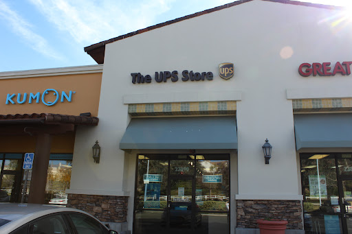 Shipping and Mailing Service «The UPS Store», reviews and photos, 23890 Copper Hill Dr, Valencia, CA 91354, USA