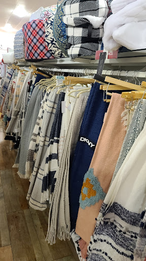 Department Store «HomeGoods», reviews and photos, 2731 N Elston Ave, Chicago, IL 60647, USA