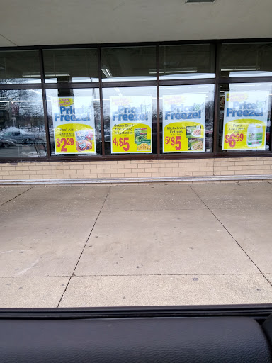 Grocery Store «Apples», reviews and photos, 400 Sheffield Center, Lorain, OH 44055, USA