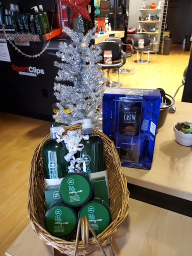 Hair Salon «Sport Clips Haircuts of Tracy», reviews and photos, 2451 Naglee Rd #102, Tracy, CA 95304, USA