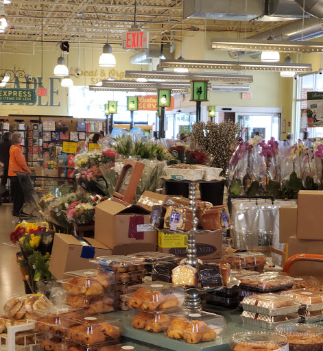 Grocery Store «Whole Foods Market», reviews and photos, 808 Massachusetts Ave, Arlington, MA 02476, USA