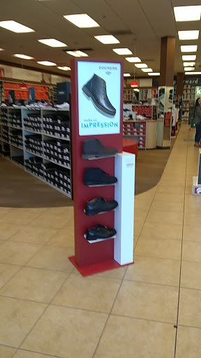 Shoe Store «Famous Footwear», reviews and photos, 1411 W Pacheco Blvd, Los Banos, CA 93635, USA