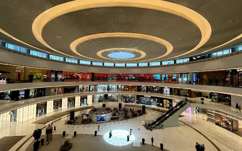 Dubai Mall Fashion Avenue image