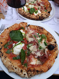 Burrata du Restaurant italien Mamaioa - Pizza Napolitaine au Feu de Bois à Paris - n°6