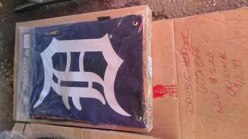 Clothing Store «Fanatic U», reviews and photos, 30409 Ford Rd, Garden City, MI 48135, USA