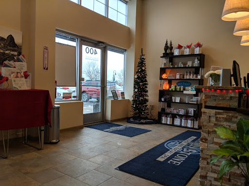Massage Therapist «Hand & Stone Massage and Facial Spa», reviews and photos, 3525 Vicksburg Ln N, Plymouth, MN 55447, USA