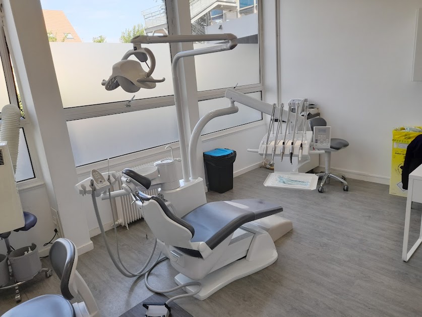 Dr LEVY Jonathan Chirurgien-Dentiste à Le Plessis-Belleville (Oise 60)