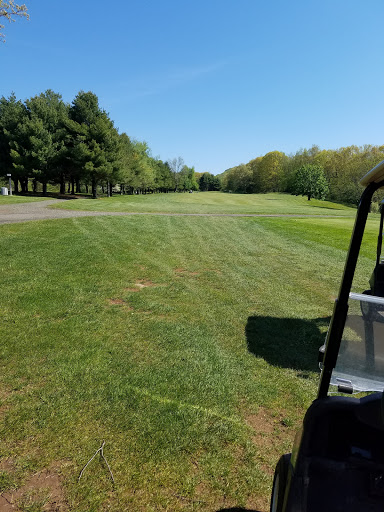 Golf Course «Hunter Memorial Golf Course», reviews and photos, 688 Westfield Rd, Meriden, CT 06450, USA