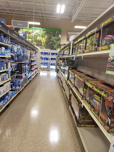Pet Supply Store «PetSmart», reviews and photos, 350 Fifth St, Oswego, IL 60543, USA