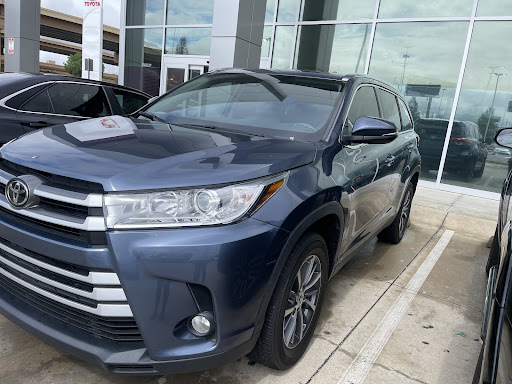 Toyota Dealer «Toyota of Dallas», reviews and photos, 2610 Forest Ln, Dallas, TX 75234, USA