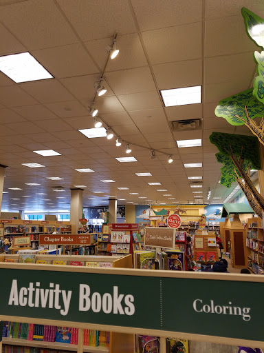 Book Store «Barnes & Noble», reviews and photos, 1180 Raritan Rd, Clark, NJ 07066, USA