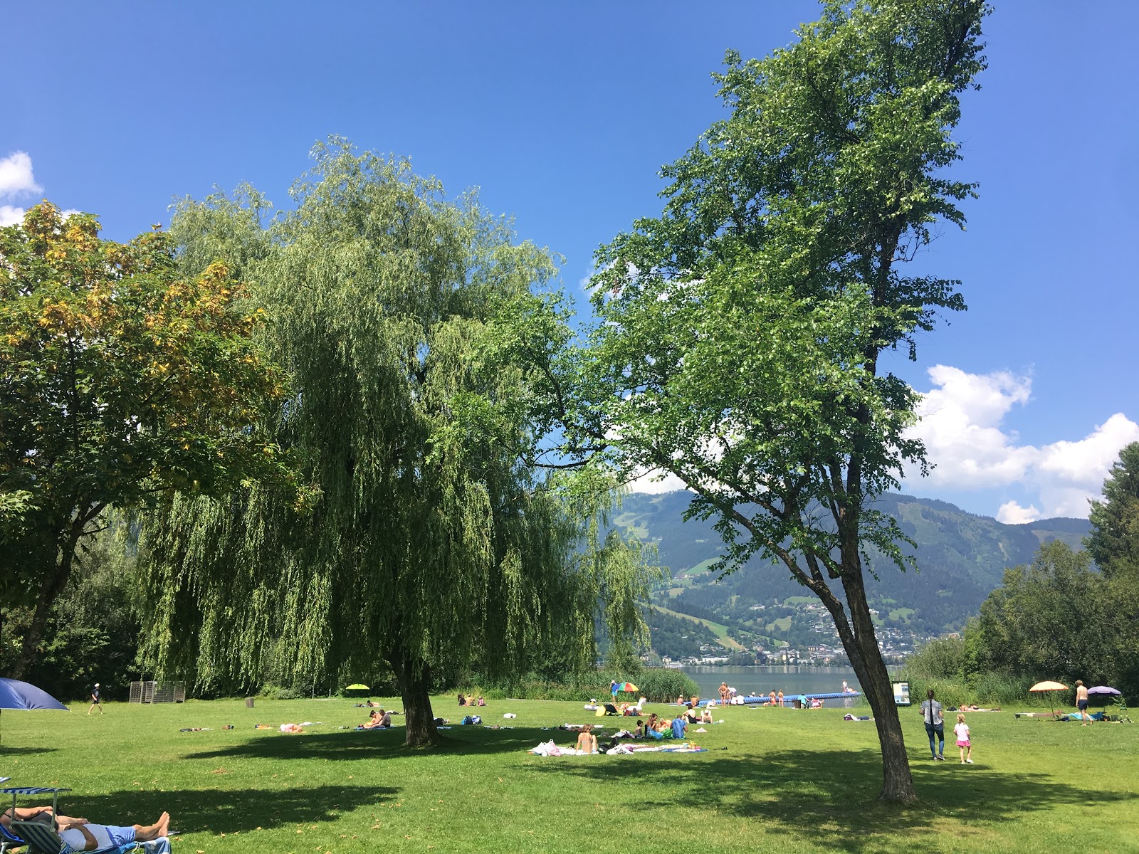 Fotografie cu Strandbad Erlberg cu o suprafață de apa pură turcoaz