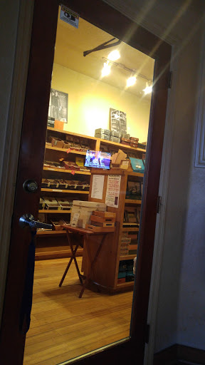 Cigar Shop «Island Girl Cigar Bar», reviews and photos, 7860 Gate Pkwy #115, Jacksonville, FL 32256, USA