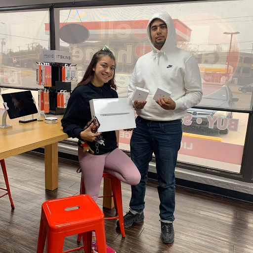 Mobile Phone Repair Shop «CPR Cell Phone Repair Dallas Uptown», reviews and photos, 2806 N Fitzhugh Ave, Dallas, TX 75204, USA