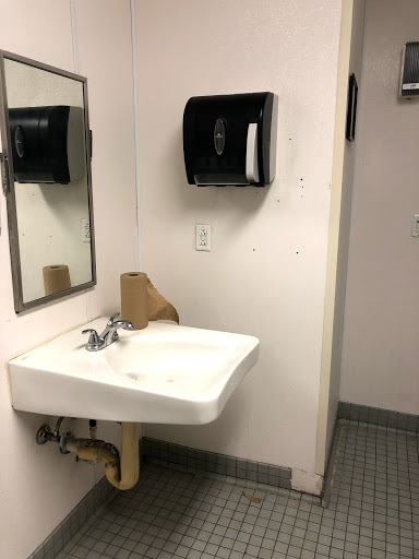 Office Supply Store «Staples», reviews and photos, 9230 Old Keene Mill Rd, Burke, VA 22015, USA