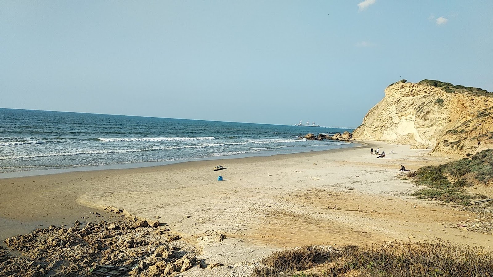 Φωτογραφία του Gedor Sea beach άγρια περιοχή