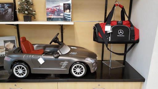 Mercedes Benz Dealer «Mercedes-Benz of Walnut Creek», reviews and photos, 1301 Parkside Dr, Walnut Creek, CA 94596, USA