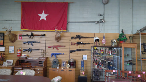 Army & Navy Surplus Shop «Hull Street Outlet Inc», reviews and photos, 3820 Jefferson Davis Hwy, Richmond, VA 23234, USA