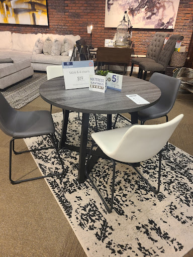 Furniture Store «Ashley HomeStore», reviews and photos, 905 Perimeter Dr, Schaumburg, IL 60173, USA