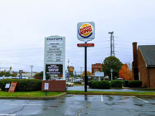 Shopping Mall «Pantops Shopping Center», reviews and photos, 250 Free Bridge Ln, Charlottesville, VA 22911, USA