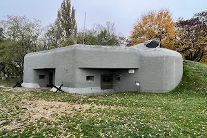 Bunker B-S 8 image