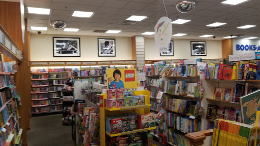 Book Store «Books-A-Million», reviews and photos, 17301 Valley Mall Rd #594, Hagerstown, MD 21740, USA