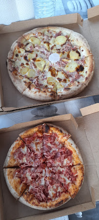 Plats et boissons du Pizzeria Deli pizza à Sars-Poteries - n°12