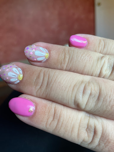 Nail Salon «Dallas Beauty Lounge», reviews and photos, 609 Washington Pike #13, Bridgeville, PA 15017, USA