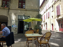 Atmosphère du Restaurant La Terrasse à Beaucaire - n°2