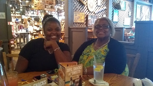 American Restaurant «Cracker Barrel Old Country Store», reviews and photos, 10090 Daniels Pkwy, Fort Myers, FL 33913, USA
