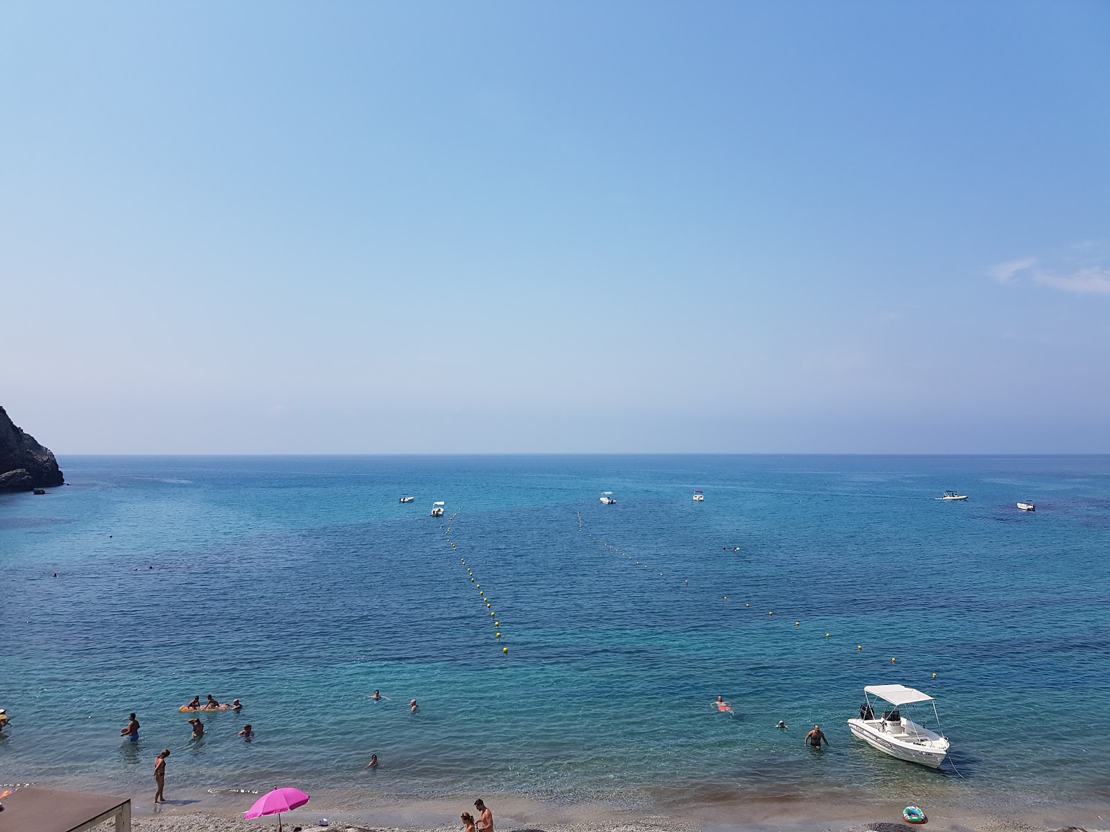 Foto di Spiaggia di Ermones e il suo bellissimo paesaggio