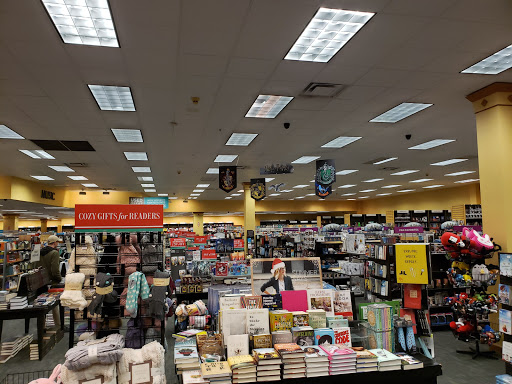 Book Store «Books-A-Million», reviews and photos, 335 Howe Ave, Cuyahoga Falls, OH 44221, USA