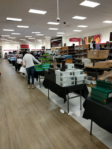 Department Store «T.J. Maxx & HomeGoods», reviews and photos, 198 Alewife Brook Pkwy, Cambridge, MA 02138, USA