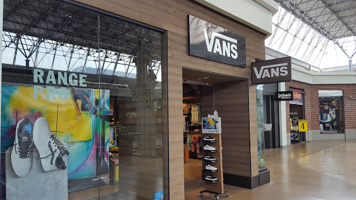 Shoe Store «Vans», reviews and photos, 10300 Little Patuxent Pkwy #2630, Columbia, MD 21044, USA