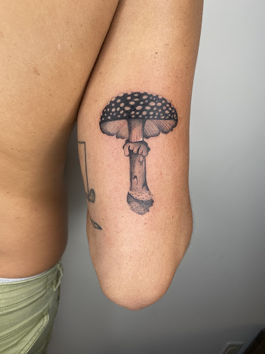 Explore honeybee tattoo ideas, creative tattoo ideas in Sherman Oaks, available at Costello Tattoo & Piercing Studio
