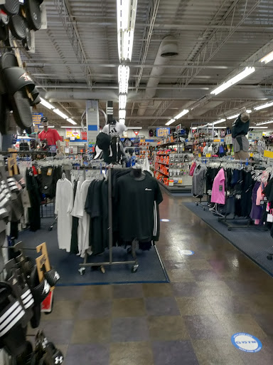 Sporting Goods Store «Big 5 Sporting Goods», reviews and photos, 10051 E Iliff Ave, Aurora, CO 80014, USA