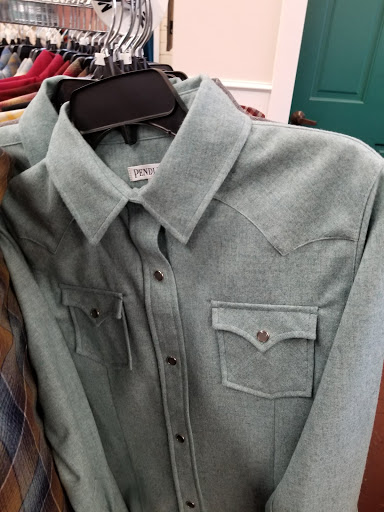 Clothing Store «Pendleton Washougal Mill Store», reviews and photos, 2 Pendleton Way, Washougal, WA 98671, USA