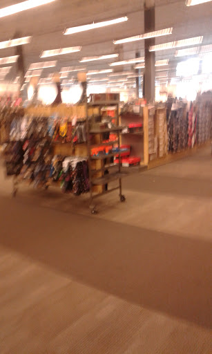 Shoe Store «DSW Designer Shoe Warehouse», reviews and photos, 10060 Reisterstown Rd, Owings Mills, MD 21117, USA