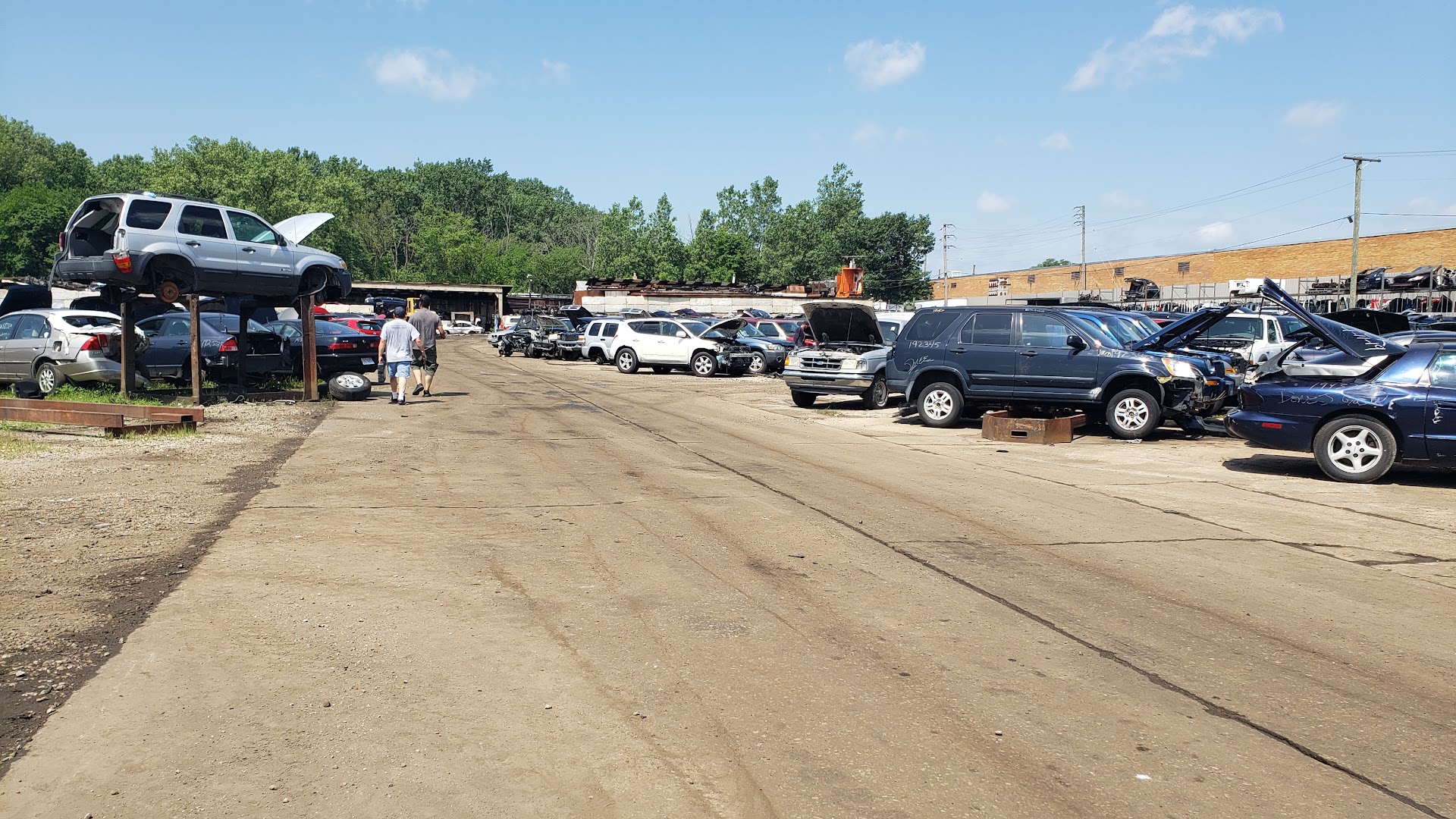 Salvage yard In Aurora IL 