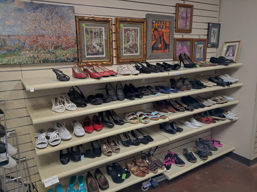 Non-Profit Organization «Assistance League Thrift Shop», reviews and photos, 126 N San Jacinto St, Conroe, TX 77301, USA