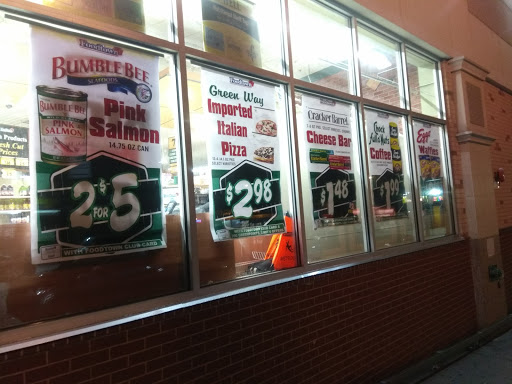 Grocery Store «Foodtown of Bainbridge», reviews and photos, 283 E 204th St, Bronx, NY 10467, USA