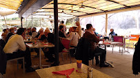 Atmosphère du Restaurant français Brasserie Restaurant Des Lonnes à Châteaurenard - n°9