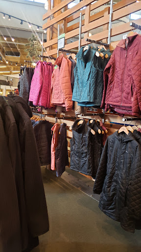 Clothing Store «L.L. Bean», reviews and photos, 100 W Higgins Rd, South Barrington, IL 60010, USA